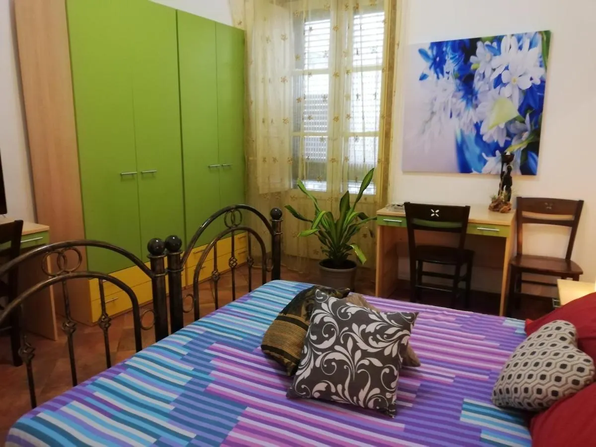 Guglielmo Room'S B&B Catane Couette-café